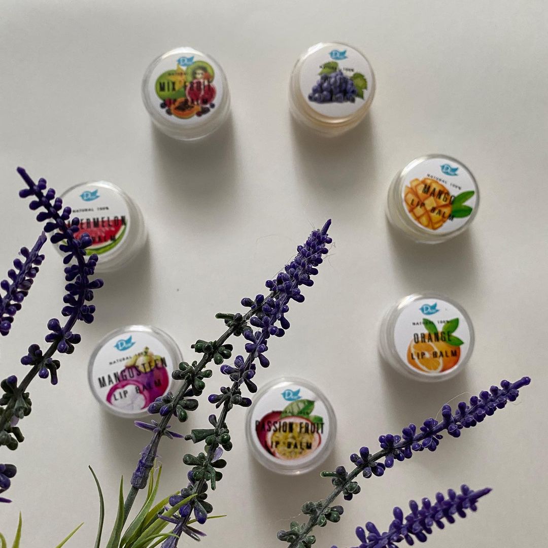 Натуральный бальзам для губ из Тайланда со вкусом Арбуза Dear Natural 100% Watermelon Lip Balm купить в Москве и Московской области.